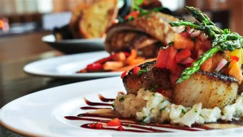 Кулинарные круизы: самые вкусные морские маршруты