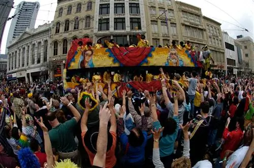 Марди Гра в Новом Орлеане: история, традиции и советы инсайдеров