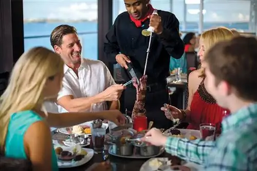 Насладитесь едой в этих ресторанах NCL