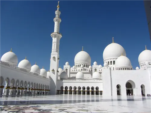 Новое арабское приключение повышает ценность любого великолепного сафари-тура