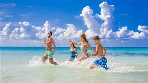 Общайтесь со своими детьми на курортах Sandos Resorts