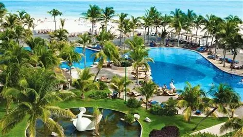 Малума приходит в Оазис