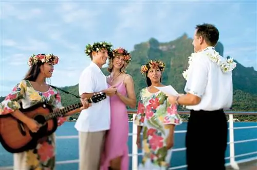 Медовый месяц в раю с круизами Paul Gauguin Cruises