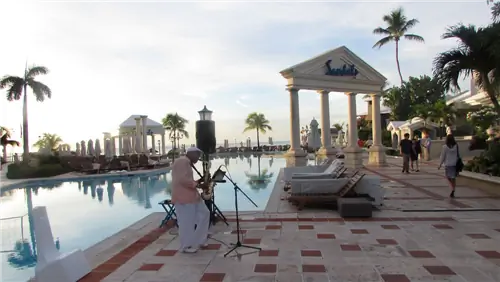 Сандалии Royal Bahamian Где роскошь царит превыше всего