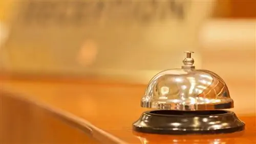 Сидение дома против. Отели – плюсы и минусы