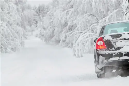 Советы по безопасности зимой для путешествующих по дороге