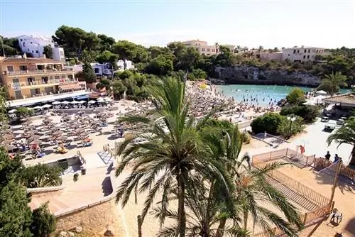 Исследуйте лучшие пляжи Испании вместе с Barceló