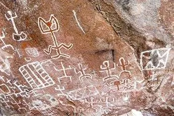 Боливия: древние наскальные рисунки Инкамачай, динозавры