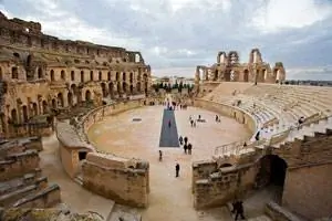 Римский амфитеатр в Эль-Джеме