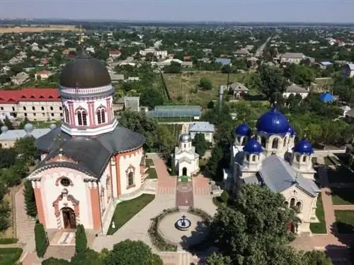Вид на комплекс Ноул Нямц с высоты колокольни