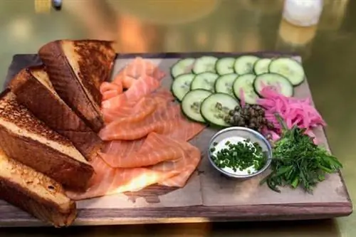 Обед в поезде.