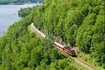 Онтарио, Канада: пересечь щит на поезде