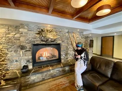Sunshine Village Lodge - единственный отель в Банфе, где можно добраться до лыжных трасс.