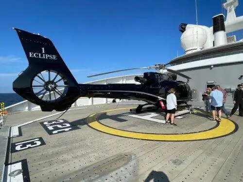 Вертолет номер один на Scenic Eclipse.