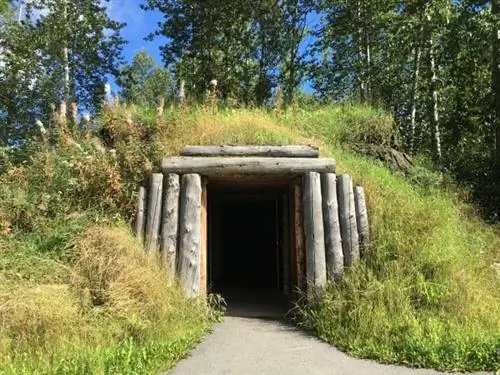 Вход в родное жилище