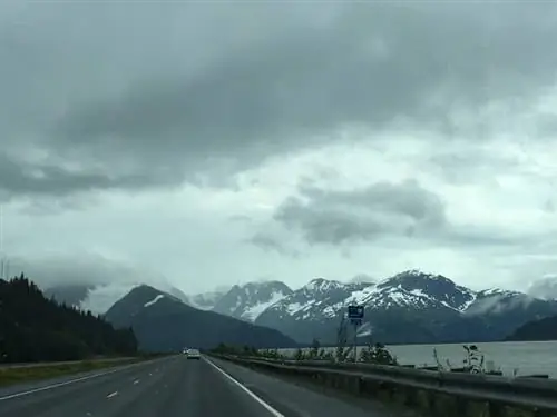 По дороге к леднику Портидж по шоссе Сьюард.