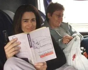 Автор и ее племянница в автобусе из Чили в Уругвай