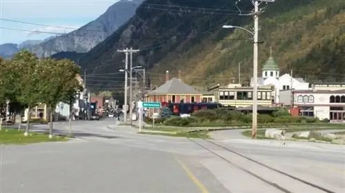 Центр города Скагуэй, Аляска. На фото Кей Вандетт.