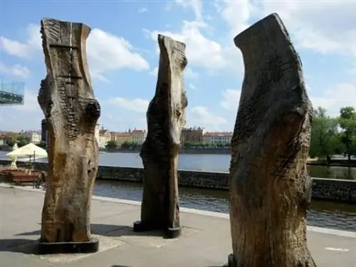 Произведение искусства в музее Кампа в Праге.