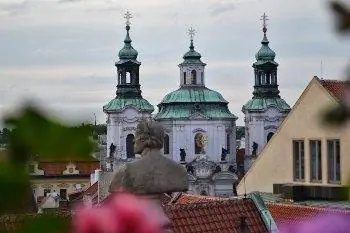 Церковные шпили в Праге