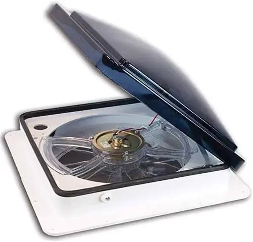 Инновации в крышных вентиляторах могут вытягивать застоявшийся воздух из салона