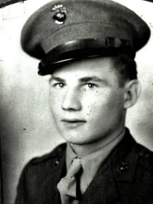 Дядя Брюс, родственник автора, воевавший с японцами на Сайпане.