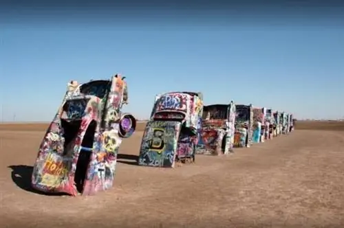 Cadillac Ranch в Амарилло, штат Техас.