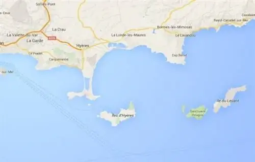 Поркерель - остров под Йером, Прованс, Франция, чуть ниже Т-образного полуострова.