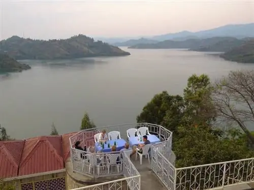 Вид на озеро Киву из Каронги-Кибуйе в Западной Руанде