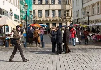 Один из многих рынков, которые заполняют улицы и площади Люксембурга.