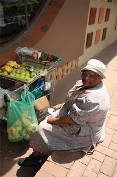 Торговец фруктами в Кейптауне.