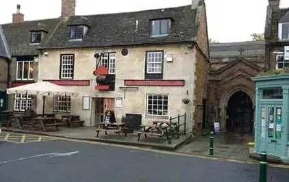 The Vaults, дружелюбный местный паб в Ратленде, Англия.