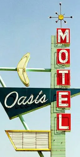 Уникальная вывеска в Талсе, Оклахома.