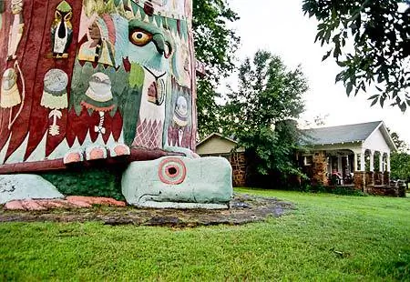 Парк тотемных столбов недалеко от Фойила, Оклахома.