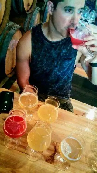 Ручное пивоварение, микроварка, мелкосерийное пивоварение - сезонные развлечения для публики в изобилии на пивоварне Hudson Valley.