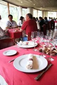 Разговоры за едой - хорошая возможность попрактиковаться в английском.