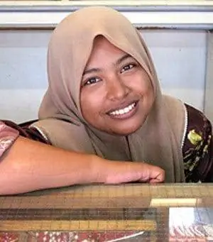 продавщица в Малакке, Малайзия.