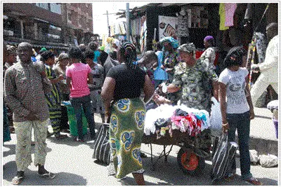 Всегда смотрите, что вы покупаете, прежде чем отдавать деньги на рынке.