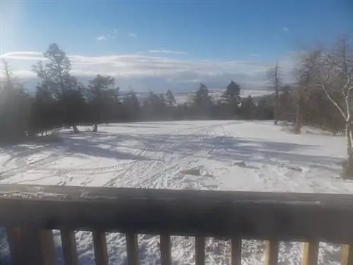 Туманное утро у юрты.