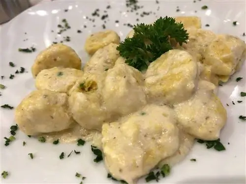 Ньокки из кукурузной муки в велнес-отеле Belvedere в Трентино, Италия. Ньокки из кукурузной муки в велнес-отеле Belvedere в Трентино, Италия.