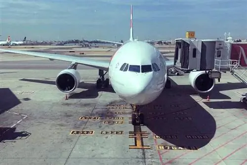 Самолет на Jetway в Гернси