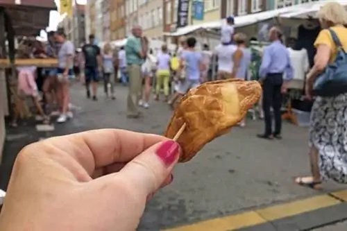 Гданьск известен осципеком, жареной закуской из овечьего сыра с ароматом копчения. Гданьск известен осципеком, жареной закуской из овечьего сыра с ароматом копчения.