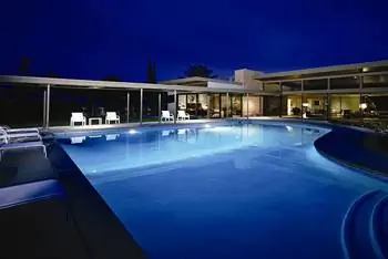 Дом Фрэнка Синатры: на этой площадке под названием Twin Palms Estate в 50-х Old Blue Eyes устраивали множество шикарных вечеринок.