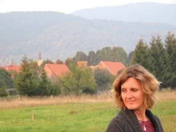 Дженнифер Уилсон в своей деревне в Хорватии. фото Джима Хоффа.