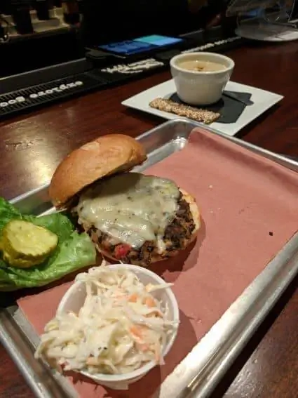 33 West Alehouse в центре Дувра. Довер Делавэр