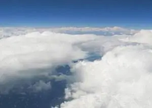 Из-за герметичных кабин во время авиаперелетов редко возникает высотная болезнь.