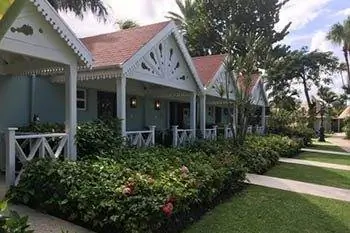 Антигуа и Барбуда: Земля 365 пляжей