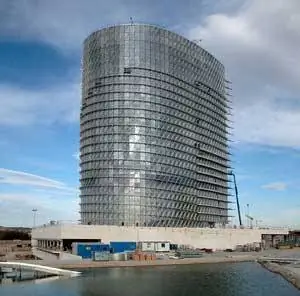 В водонапорной башне, спроектированной Энрике де Терезой, разместится выставка «Вода для жизни», откуда открывается потрясающий вид на Сарагосу. Фотографии Пола Шоула