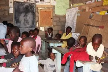 Класс в школе в Тивонге, Замбия.