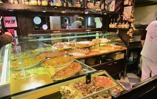 Пицца в Antico Forno в районе Реальто, Венеция